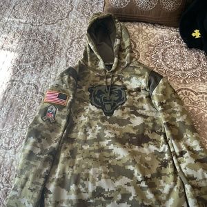 Men's Chicago Bears Nike Camo 2021 Salute To Service Therma Performance Pullover